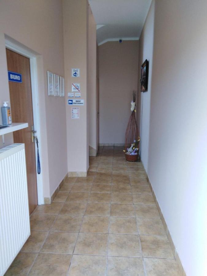 Pod Kogucikiem Aparthotel Krzyzanowice Buitenkant foto