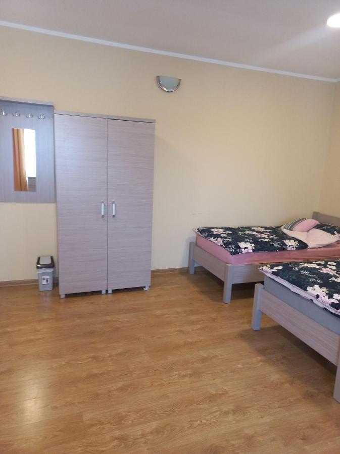 Pod Kogucikiem Aparthotel Krzyzanowice Buitenkant foto